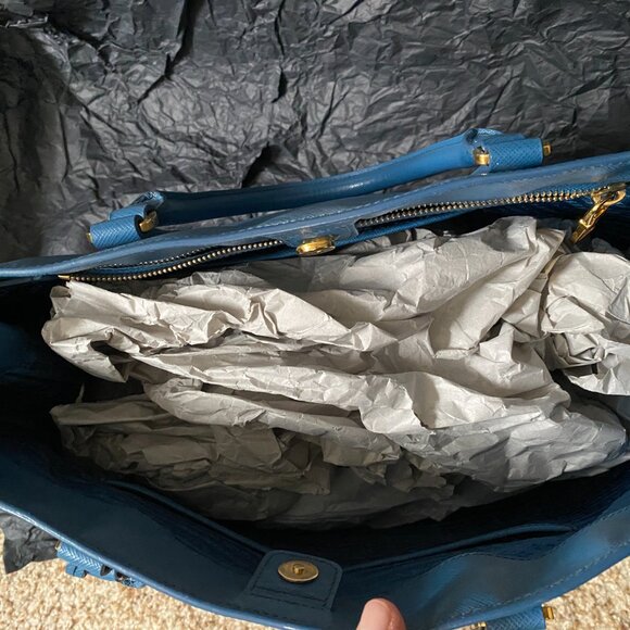 Prada Saffiano bag in blue - Picture 4 of 10